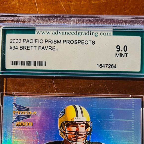 Vintage 2000 Brett Favre Green Bay Packers Professionally Graded Football Card - Picture 2 of 3